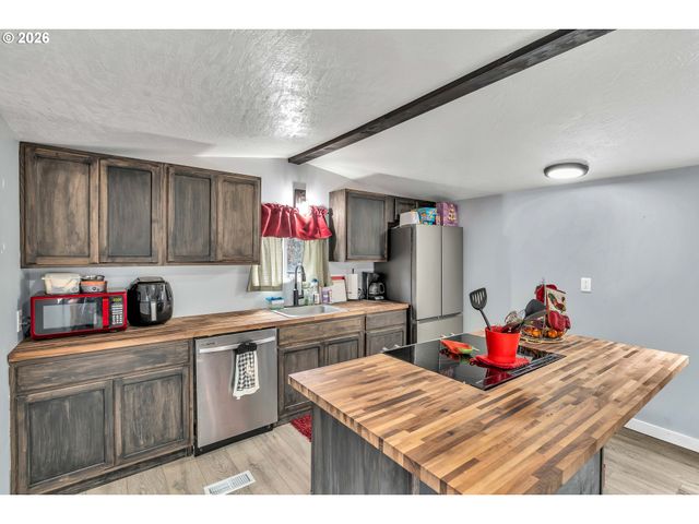 3200 Se SILVER LEAF Ln 34, Portland, OR 97267