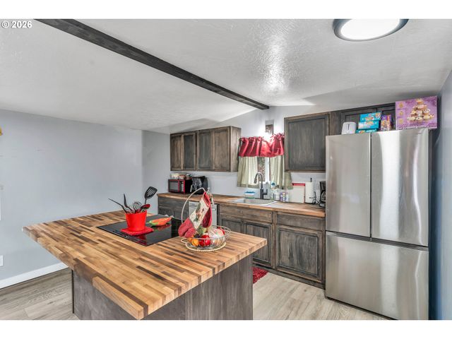 3200 Se SILVER LEAF Ln 34, Portland, OR 97267