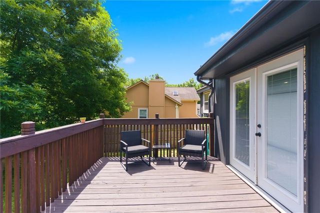 1012 NW Pennington Place, Blue Springs, MO 64015