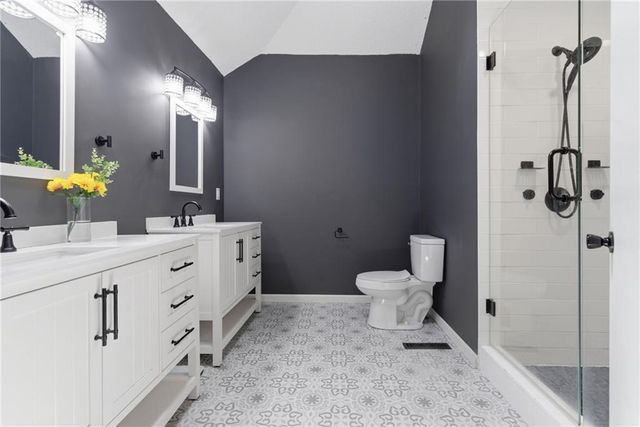 1012 NW Pennington Place, Blue Springs, MO 64015