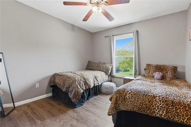 1012 NW Pennington Place, Blue Springs, MO 64015