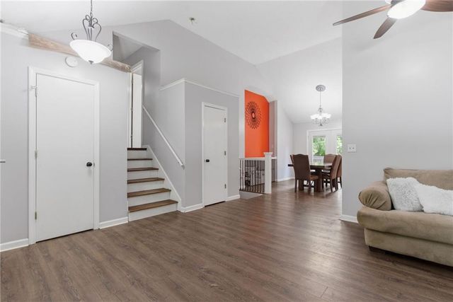 1012 NW Pennington Place, Blue Springs, MO 64015