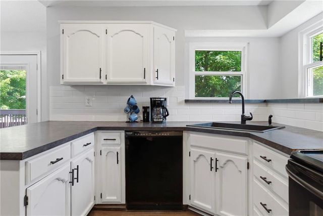 1012 NW Pennington Place, Blue Springs, MO 64015