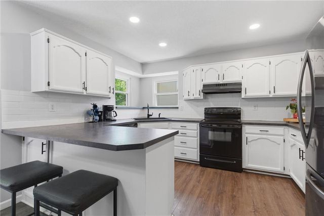 1012 NW Pennington Place, Blue Springs, MO 64015