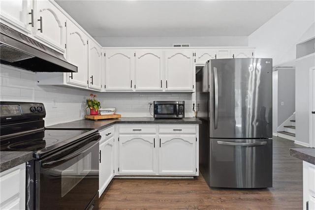 1012 NW Pennington Place, Blue Springs, MO 64015