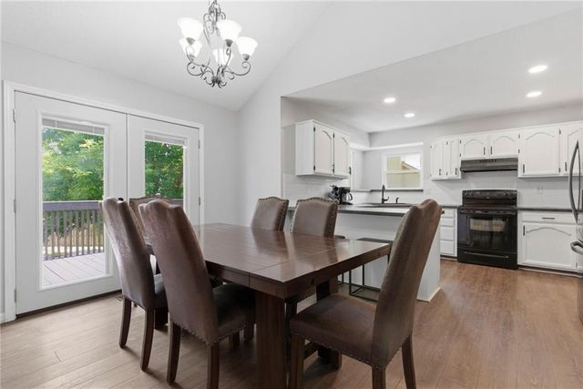 1012 NW Pennington Place, Blue Springs, MO 64015