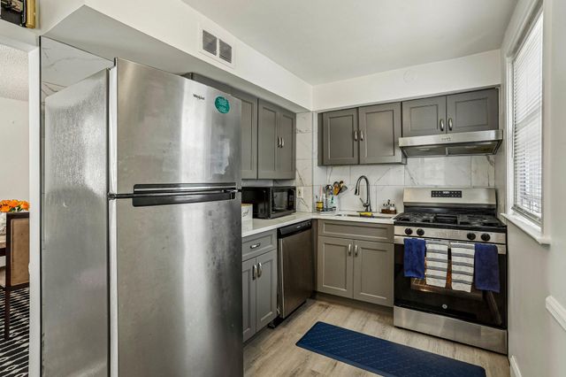 419 ARLINGTON AVE, Upper Darby, PA 19082
