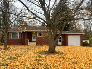 2446 Lanning Drive, Burton, MI 48509