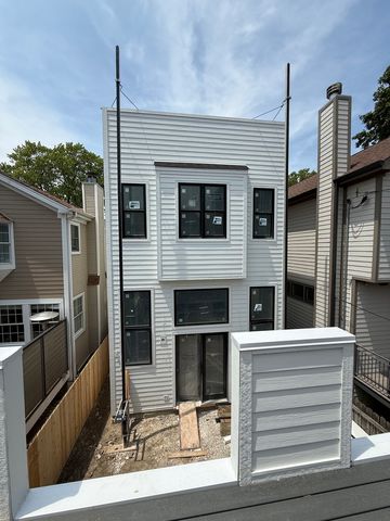3443 N Hamilton Avenue, Chicago, IL 60618
