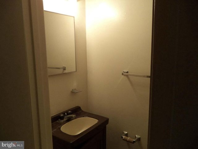 7027 ALICENT PL, Mclean, VA 22101