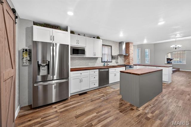 105 S 4th Street, Dupo, IL 62239