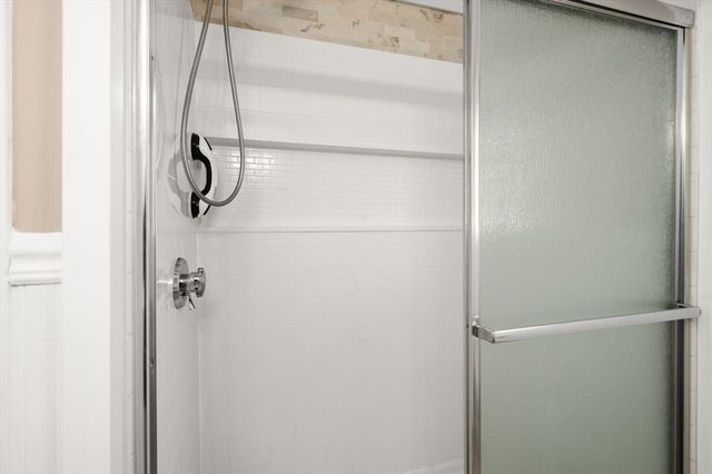 42 Beresford St, Lawrence, MA 01843