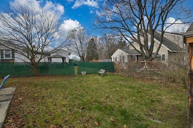 42 Beresford St, Lawrence, MA 01843