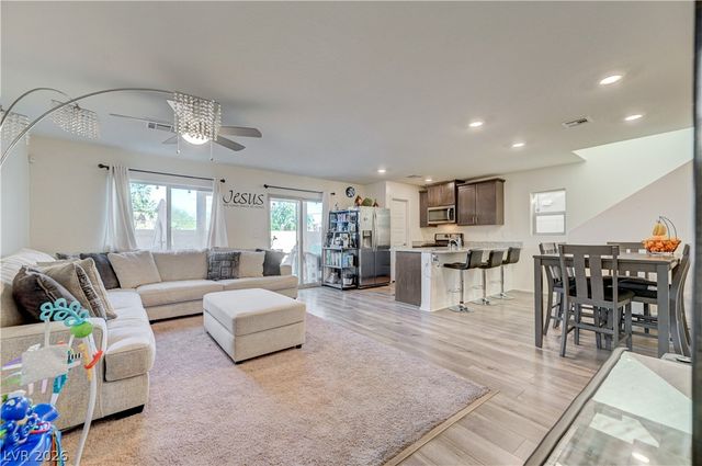 2238 Cosgrove Street, Las Vegas, NV 89115