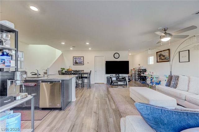 2238 Cosgrove Street, Las Vegas, NV 89115