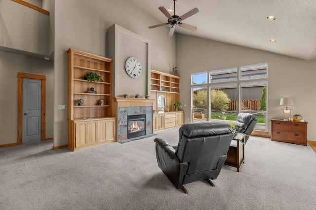 2546 NW 22nd Street, Redmond, OR 97756