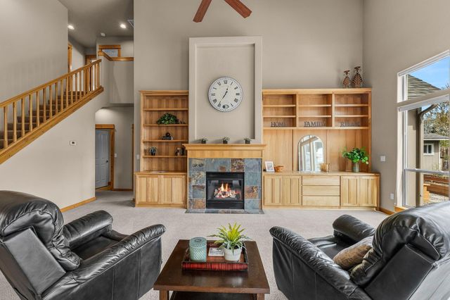 2546 NW 22nd Street, Redmond, OR 97756