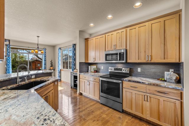 2546 NW 22nd Street, Redmond, OR 97756