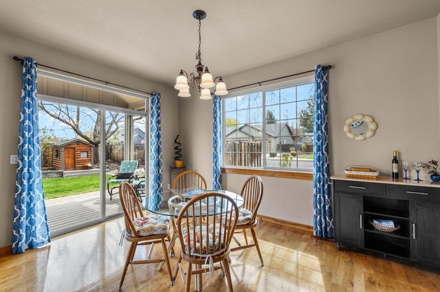 2546 NW 22nd Street, Redmond, OR 97756