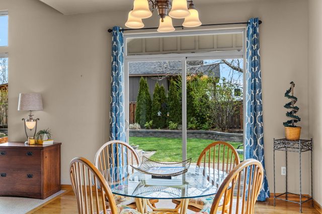 2546 NW 22nd Street, Redmond, OR 97756