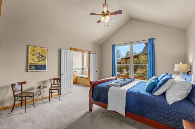 2546 NW 22nd Street, Redmond, OR 97756