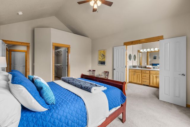 2546 NW 22nd Street, Redmond, OR 97756