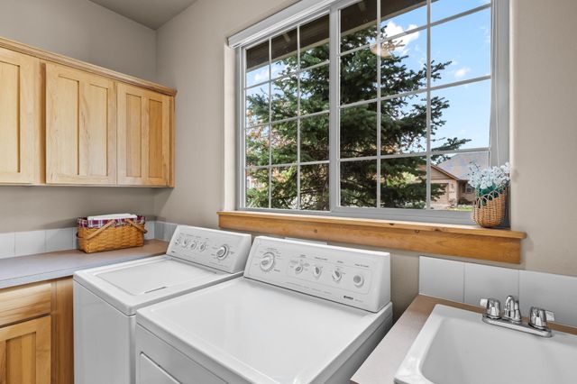 2546 NW 22nd Street, Redmond, OR 97756