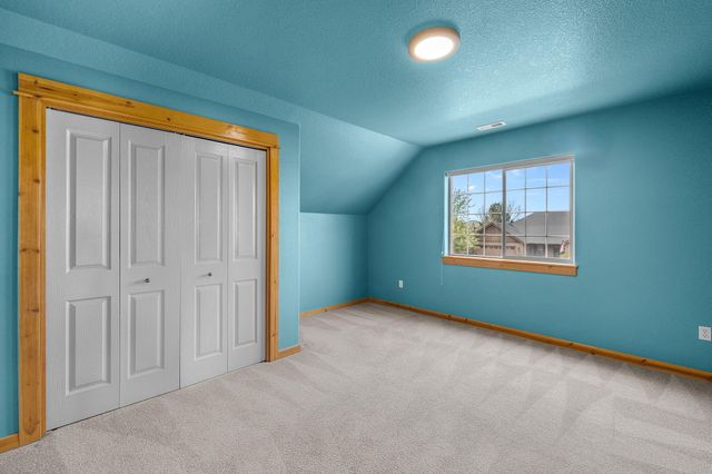 2546 NW 22nd Street, Redmond, OR 97756