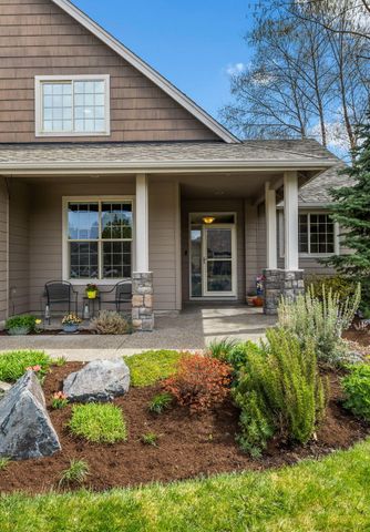 2546 NW 22nd Street, Redmond, OR 97756