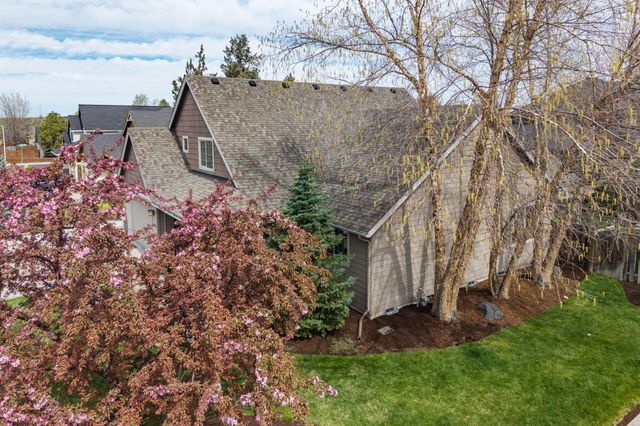 2546 NW 22nd Street, Redmond, OR 97756