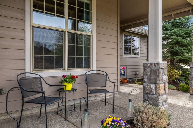 2546 NW 22nd Street, Redmond, OR 97756