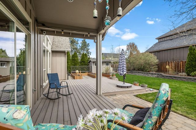 2546 NW 22nd Street, Redmond, OR 97756