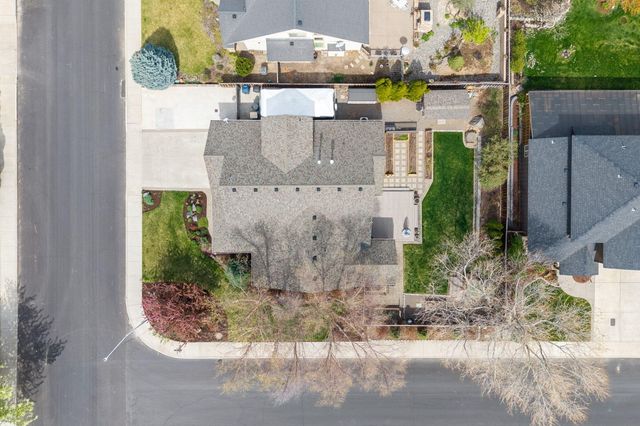 2546 NW 22nd Street, Redmond, OR 97756