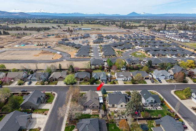 2546 NW 22nd Street, Redmond, OR 97756