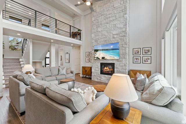 91 N MORNING MIST LN, Kaysville, UT 84037