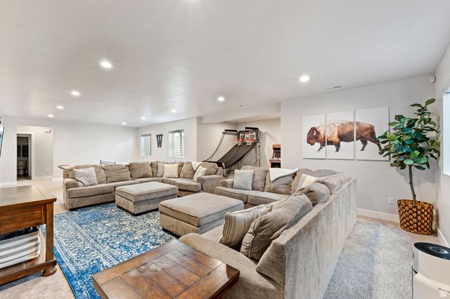 91 N MORNING MIST LN, Kaysville, UT 84037