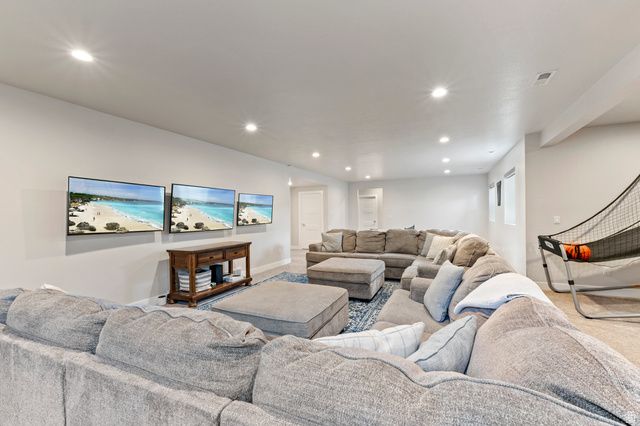 91 N MORNING MIST LN, Kaysville, UT 84037