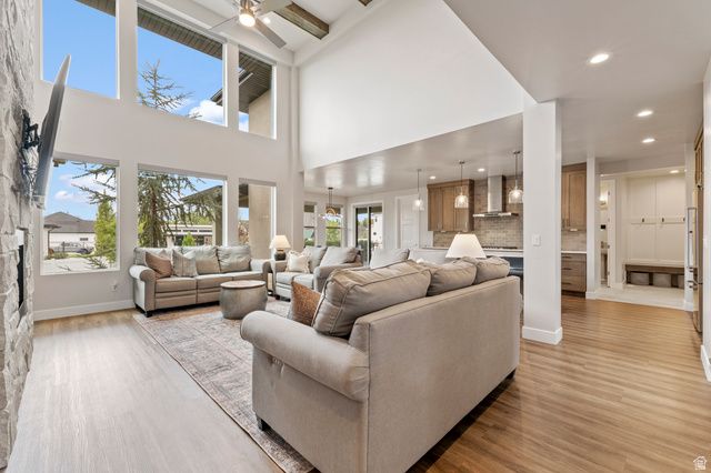 91 N MORNING MIST LN, Kaysville, UT 84037