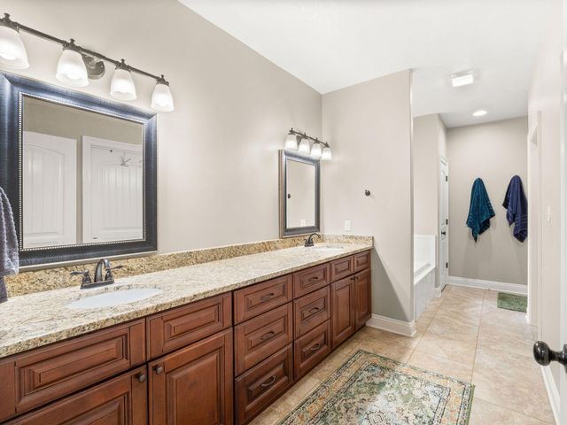 221 Aidan Dr, Leesville, LA 71446