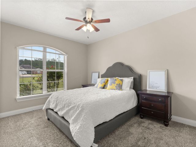 221 Aidan Dr, Leesville, LA 71446