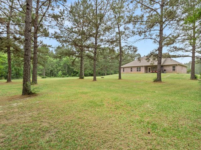221 Aidan Dr, Leesville, LA 71446