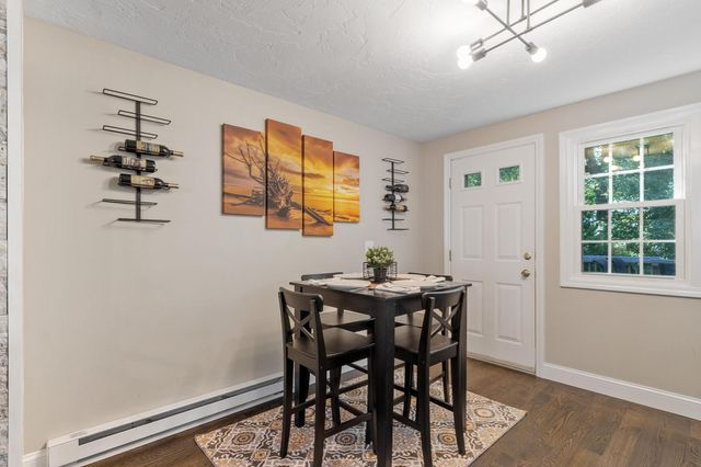 15 Tiffany Cir 15, Millbury, MA 01527