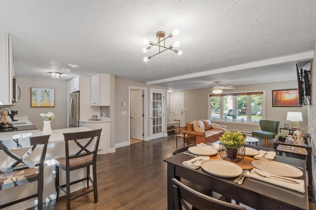 15 Tiffany Cir 15, Millbury, MA 01527