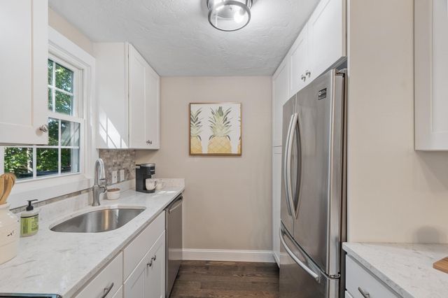 15 Tiffany Cir 15, Millbury, MA 01527