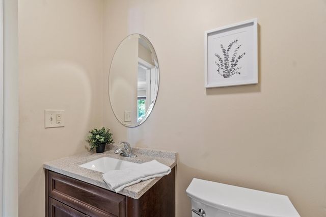 15 Tiffany Cir 15, Millbury, MA 01527