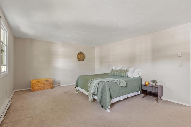 15 Tiffany Cir 15, Millbury, MA 01527