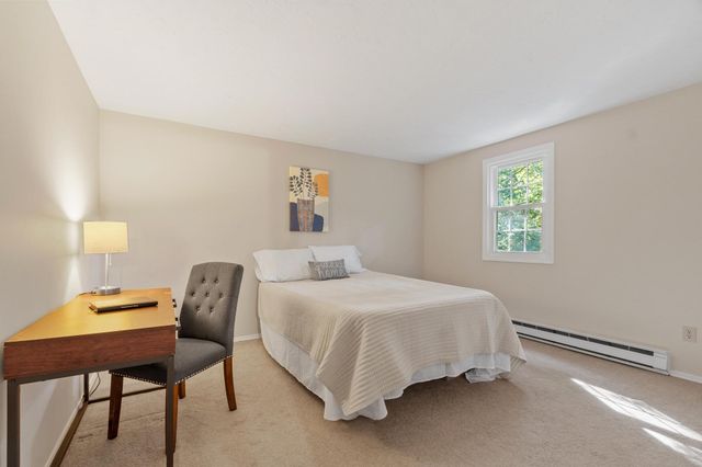 15 Tiffany Cir 15, Millbury, MA 01527
