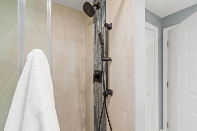 15 Tiffany Cir 15, Millbury, MA 01527