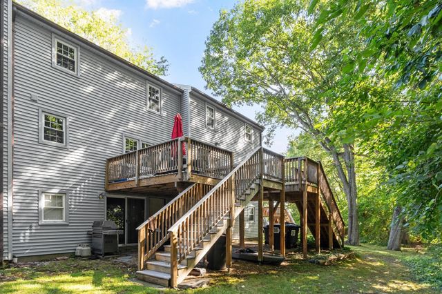 15 Tiffany Cir 15, Millbury, MA 01527