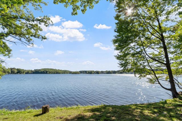 15 Tiffany Cir 15, Millbury, MA 01527
